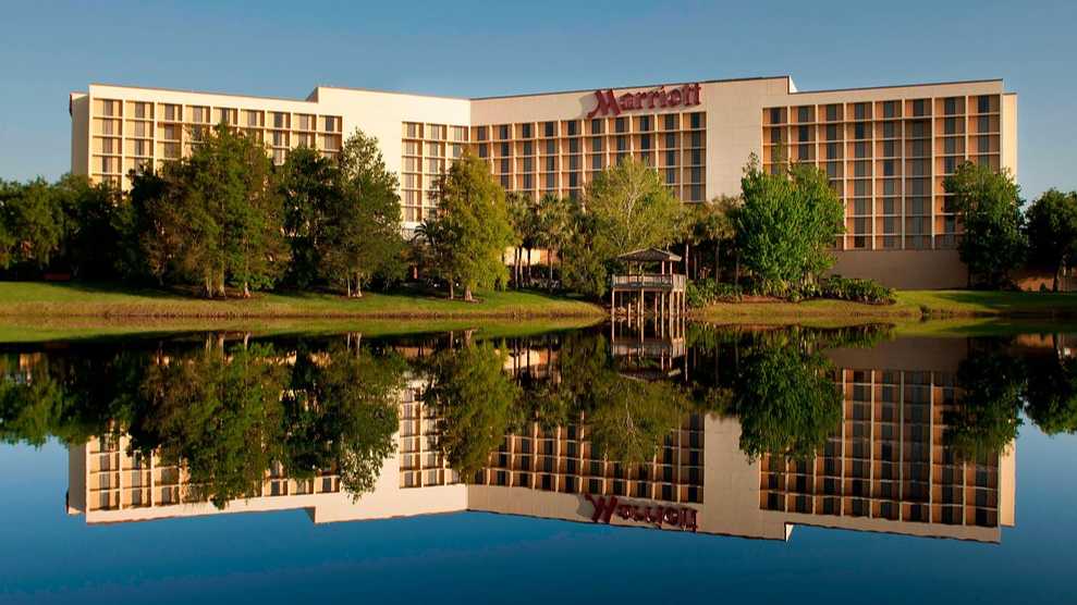 Marriott Lakeside MCO Airport Parking