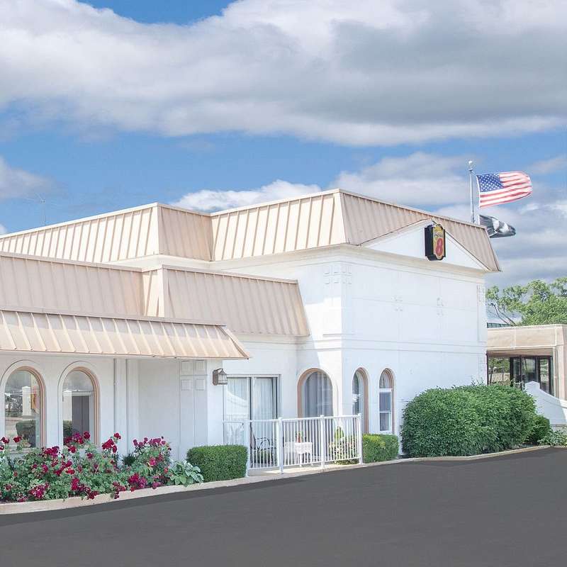 Super 8 Wyndham Morton Grave ORD Airport Parking