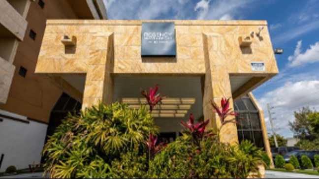 Regency Sonesta Miami Airport Parking