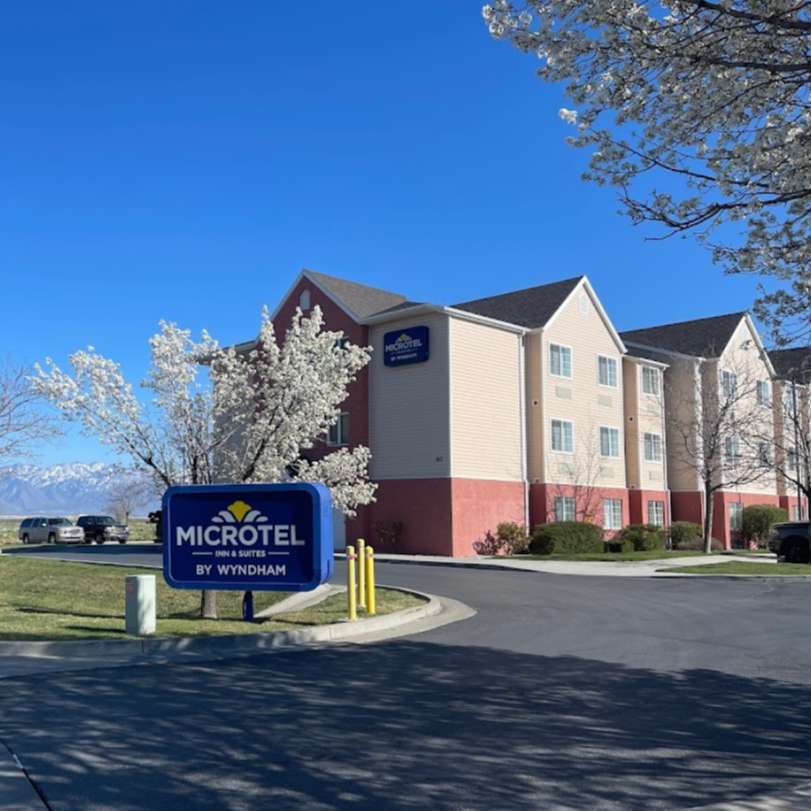 Microtel Inn & Suites by Wyndham Salt Lake City Airport Parking