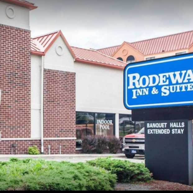 Rodeway Inn & Suites MKE Airport Parking