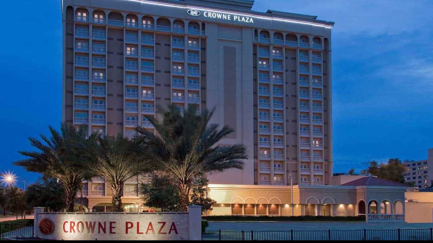 EZ Way Parking at Crowne Plaza EWR