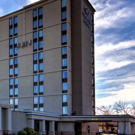 EZ Way Parking at Crowne Plaza EWR
