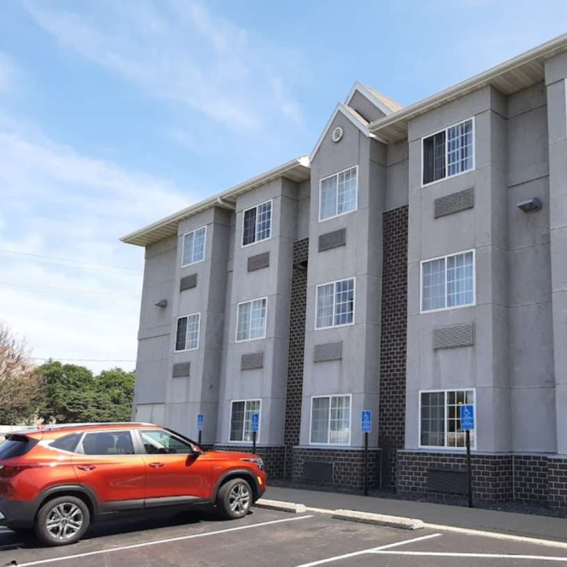 Microtel Inn & Suites by Wyndham Bloomington/Minneapolis Airport Parking 