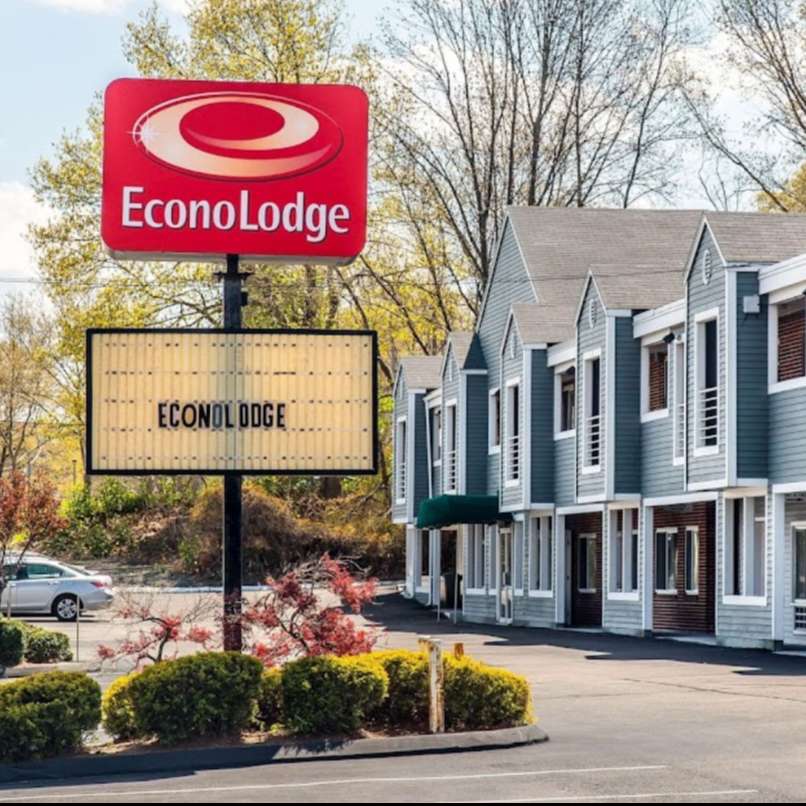 Econo Lodge Cranston PVD Airport Parking