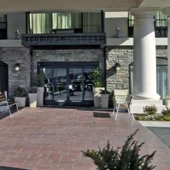 Holiday Inn Express & Suites BNA Airport Parking