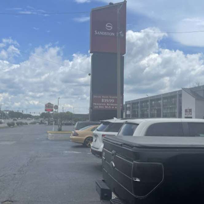 Sandstone Inn RIC Richmond Airport Parking