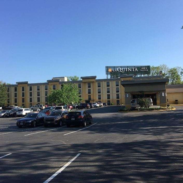 La Quinta Inn & Suites by Wyndham BWI Airport Parking