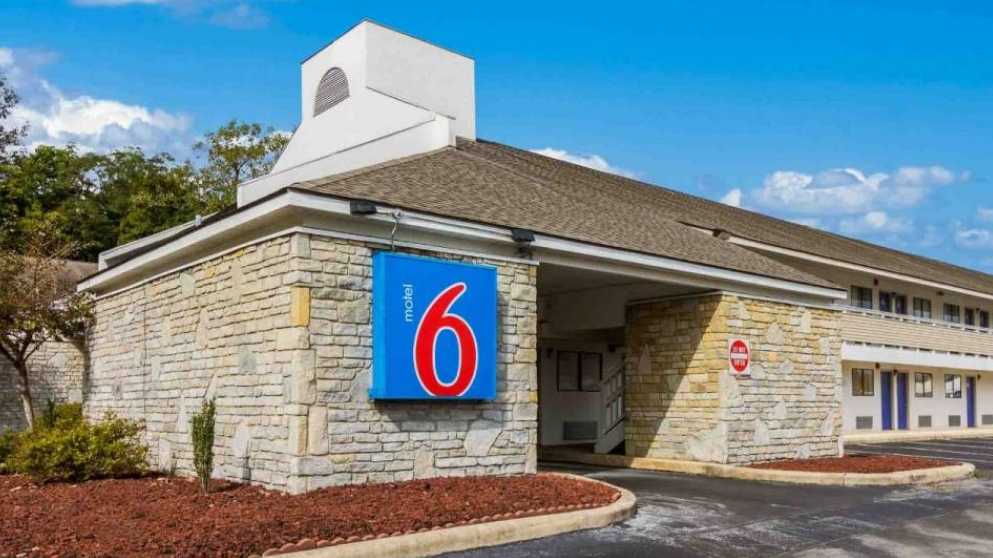 Motel 6 Dayton DAY Airport Parking