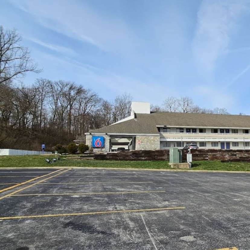 Motel 6 Dayton DAY Airport Parking