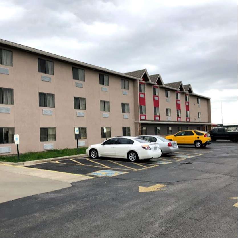 Ramada by Wyndham KCI Airport Parking