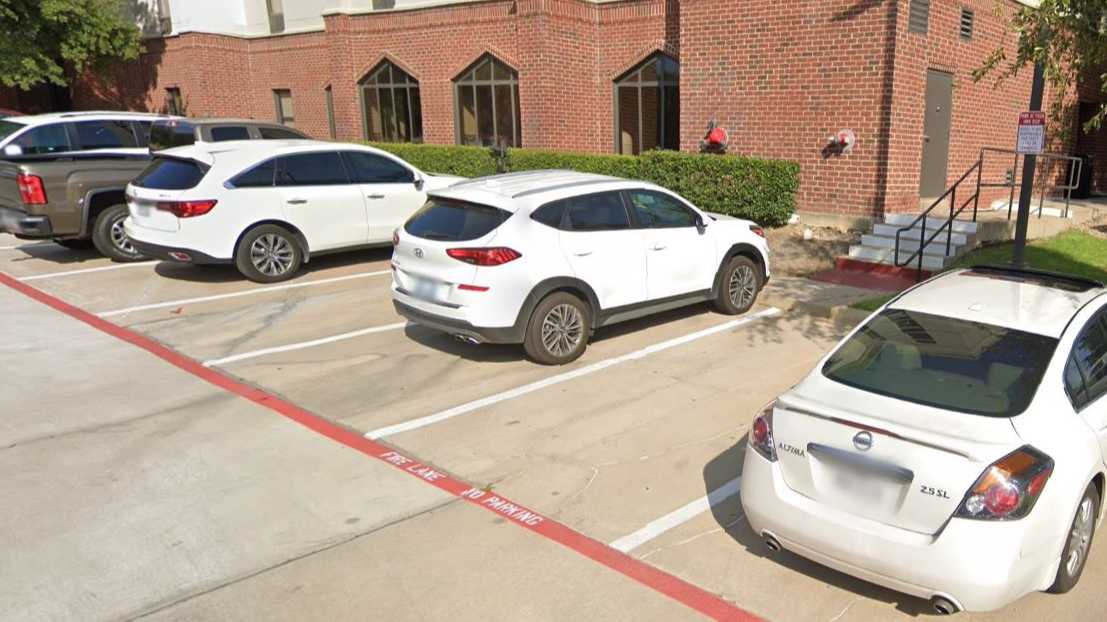 Hampton Inn & Suites DFW North Airport Parking