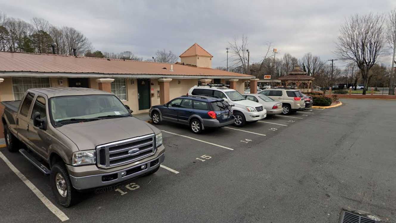 Rodeway Inn CLT Airport Parking