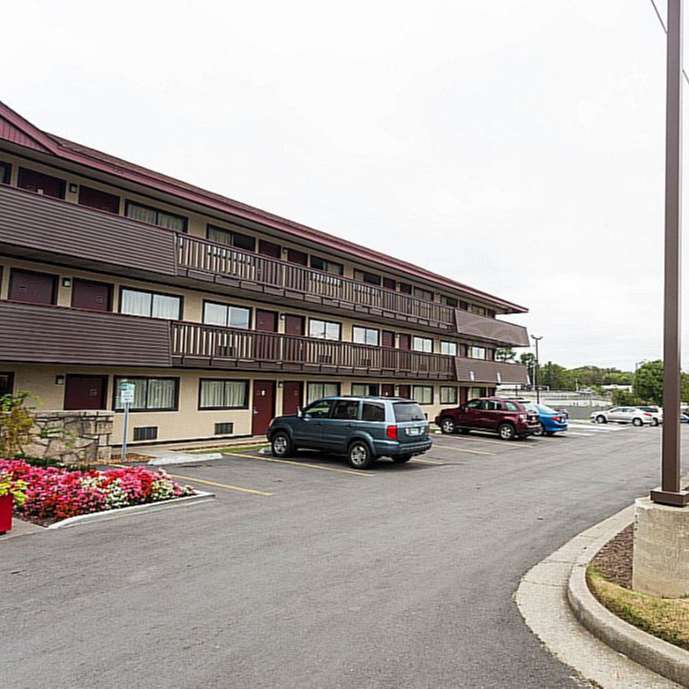 Red Roof PLUS+ BNA Airport Parking
