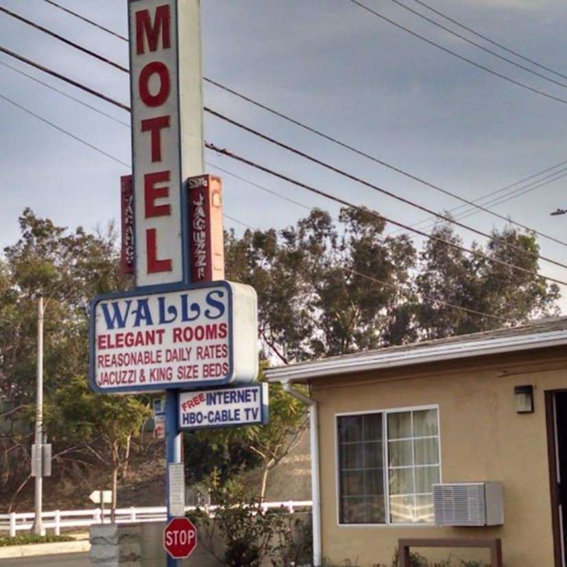 Walls Motel LGB Airport Parking