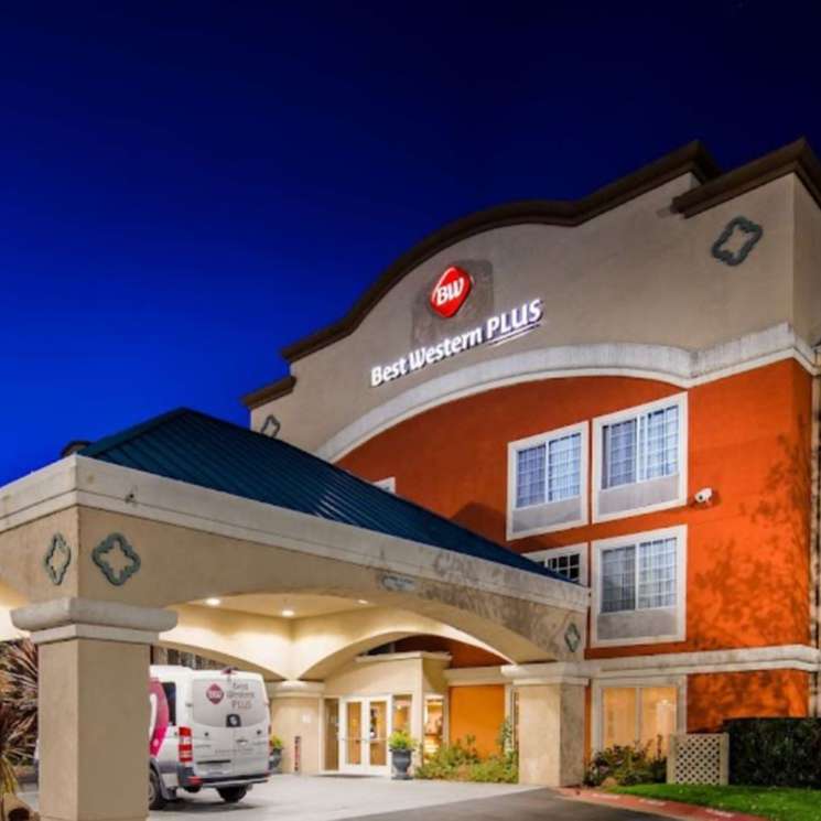 Best Western Plus OAK Airport Parking