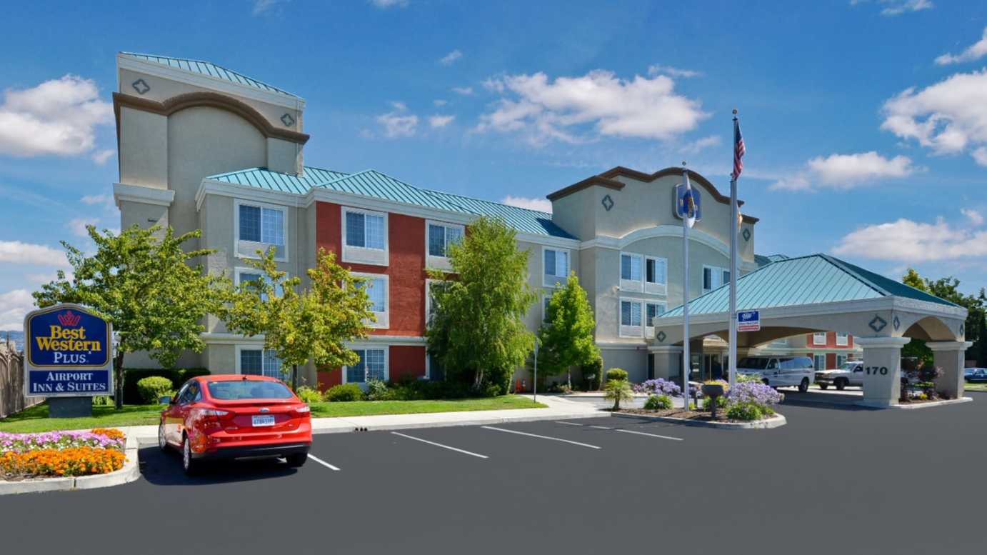 Best Western Plus OAK Airport Parking