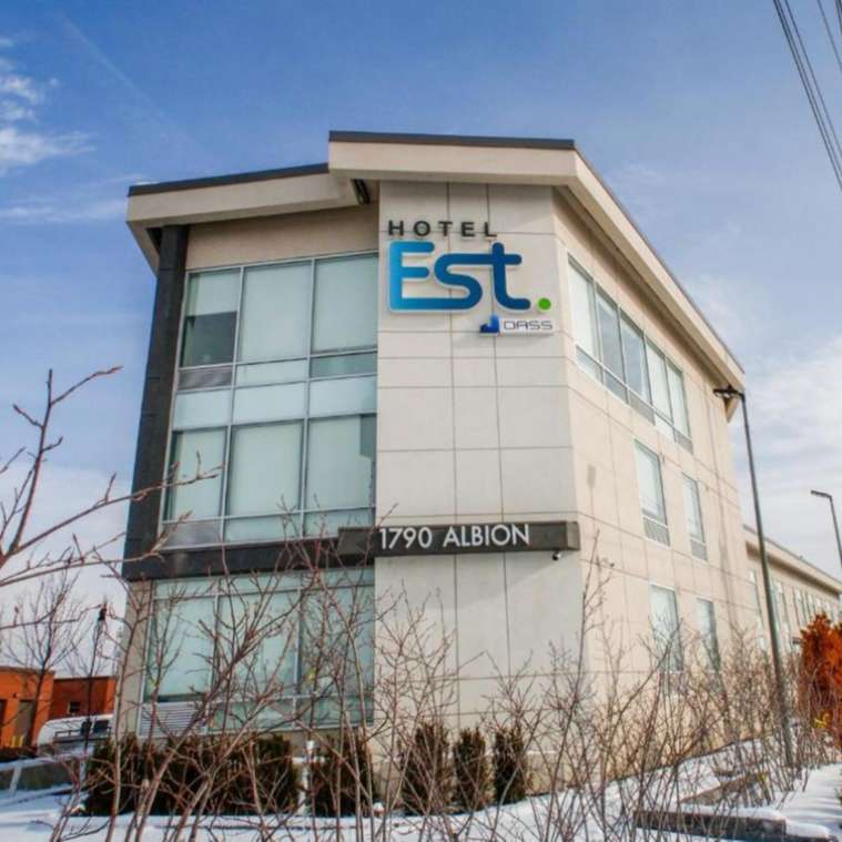 EST Hotel YYZ Airport Parking