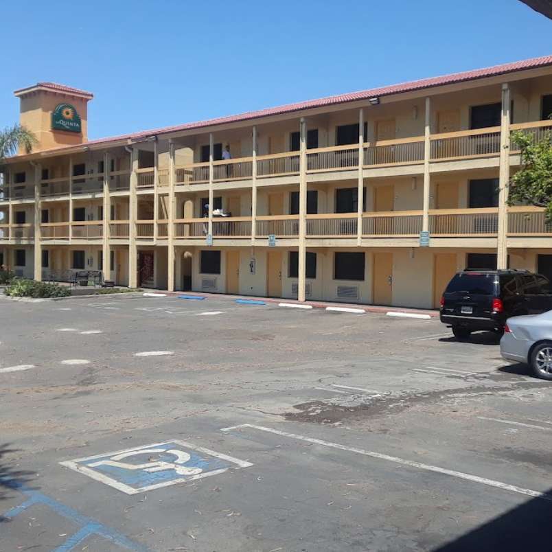 La Quinta Inn by Wyndham SNA Airport Parking 
