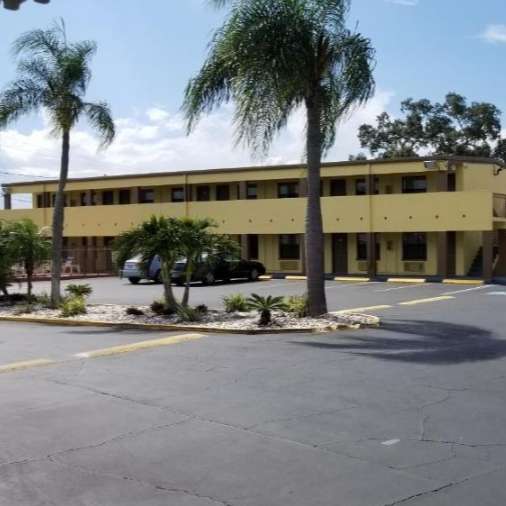 Deluxe Inn SRQ Airport Parking
