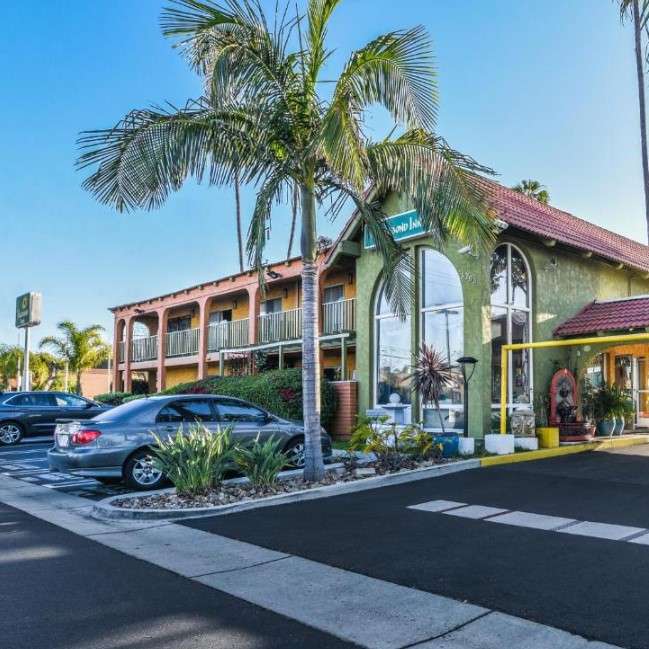 Vagabond Inn SNA Airport Parking