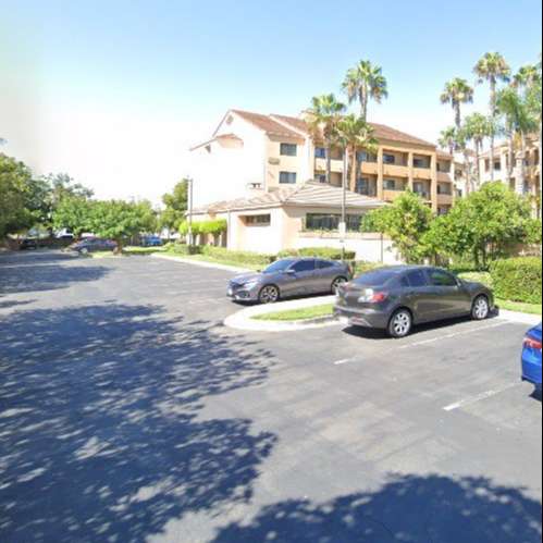 Courtyard by Marriott SNA Airport Parking