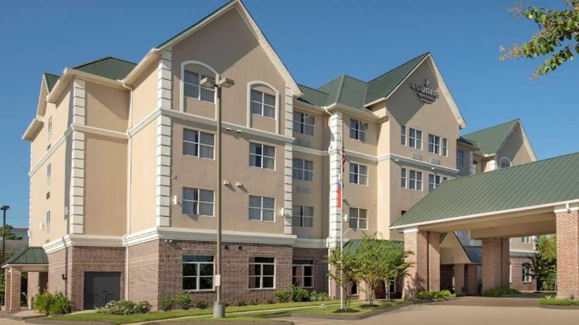 Country Inn and suites IAH Airport Parking