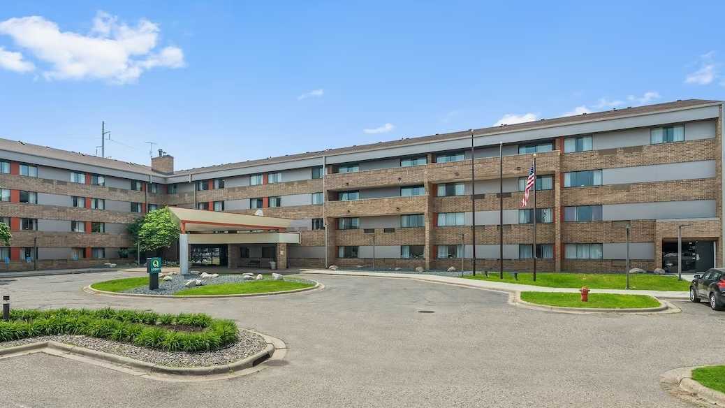 Quality Inn & Suites MSP Airport Parking