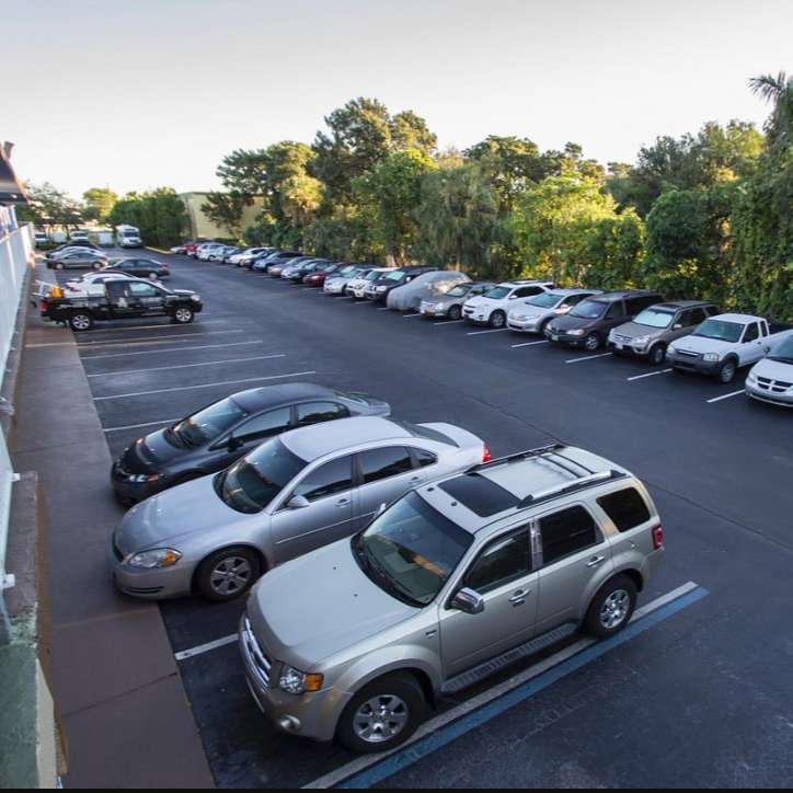 Rodeway Inn & Suites FLL Airport Parking