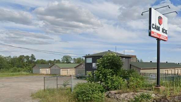 Montreal Mini Storage Saint-Jerome 2 YMX Airport Parking (L012)