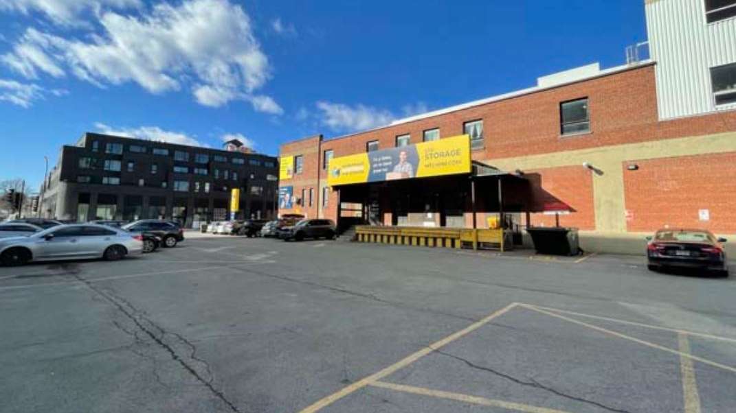 Montreal Mini-Storage 2 YUL Airport Parking (L001)