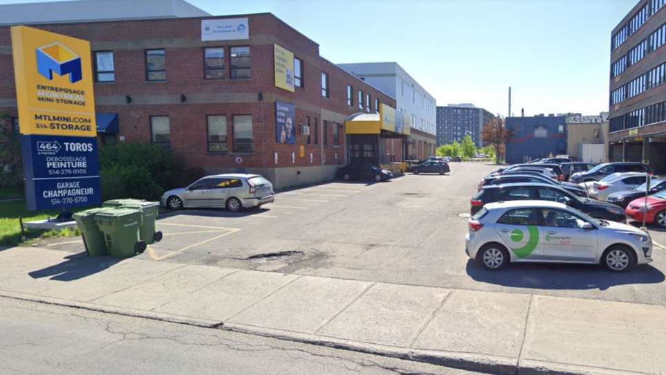Montreal Mini-Storage 2 YUL Airport Parking (L001)