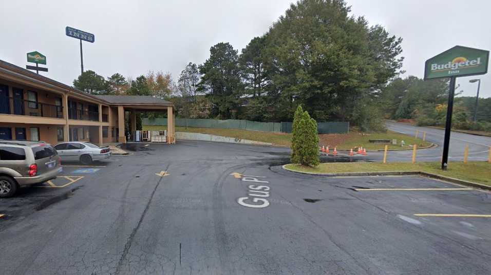 Budgetel Inn & Suites ATL Airport Parking