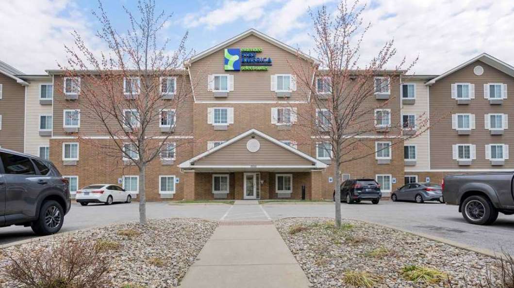 Extended Stay America Select Suites SDF Airport Parking