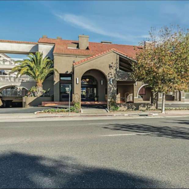 La Quinta Inn & Suites by Wyndham SFO Airport Parking