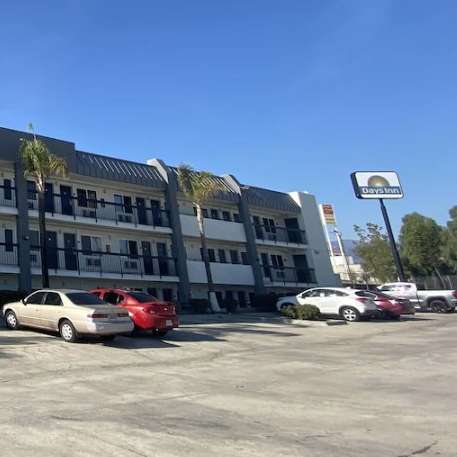 Days Inn by Wyndham ONT Airport Parking