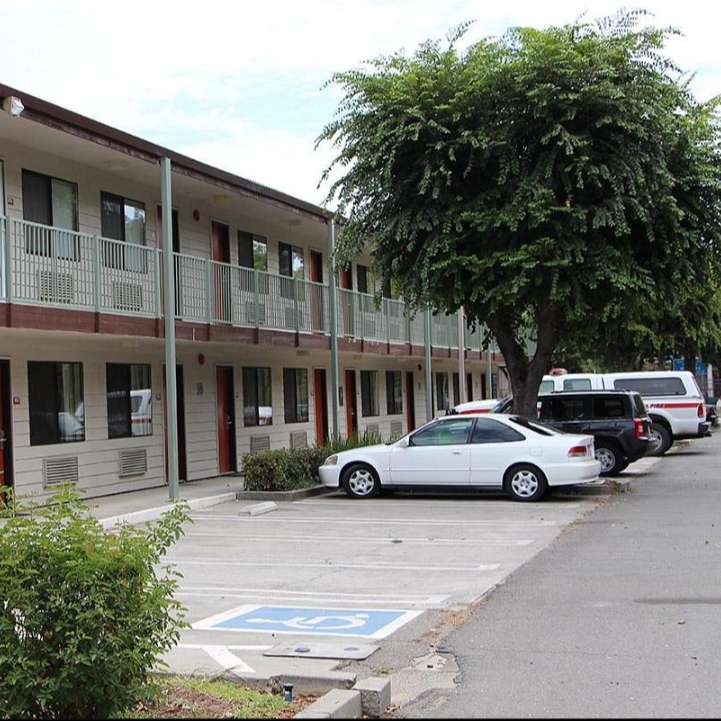 Valley Oaks Inn SMF Airport Parking