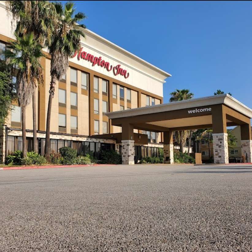 Hampton Inn IAH Airport Parking