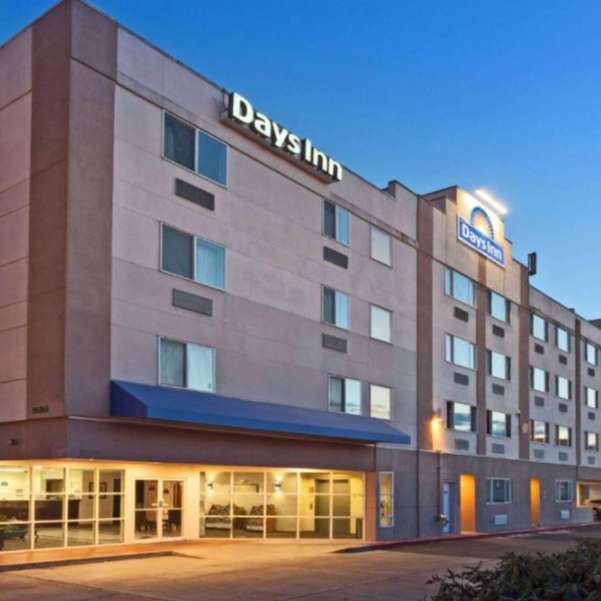 Days Inn by Wyndham SEA Airport Parking