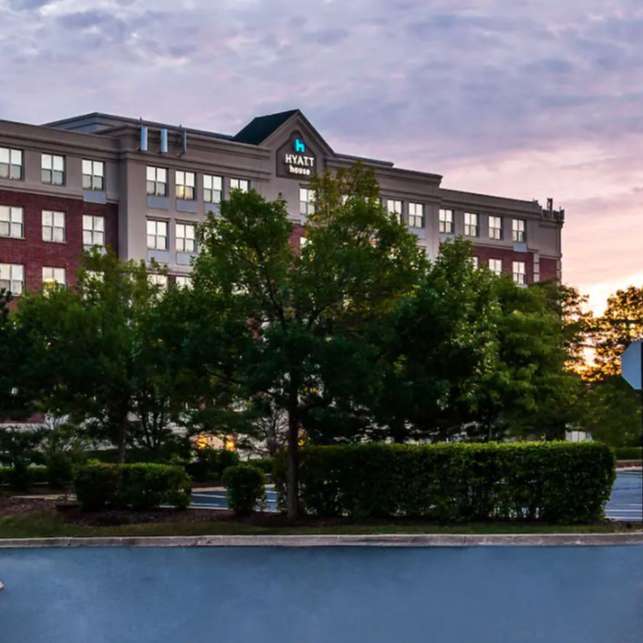 Hyatt House ORD Airport Parking