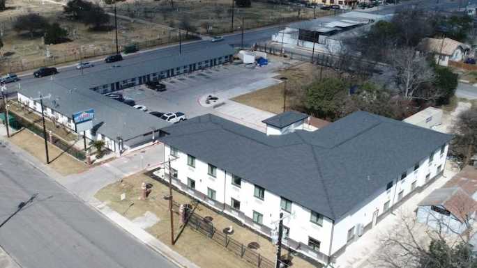 Alamo Inn and Suites SAT Airport Parking