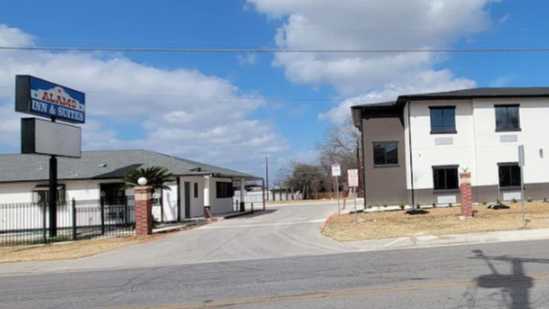 Alamo Inn and Suites SAT Airport Parking