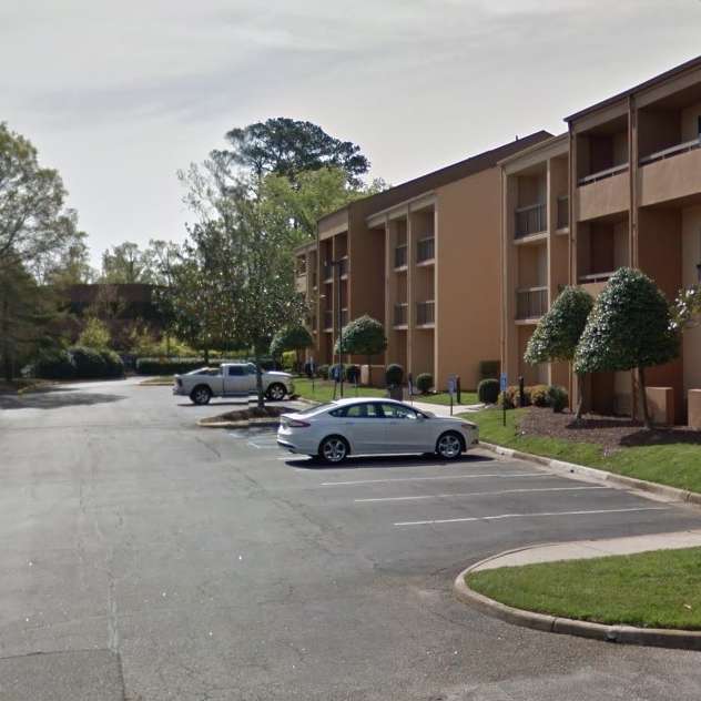 Courtyard by Marriott ORF Airport Parking