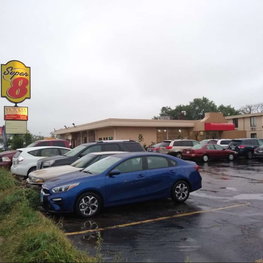 Super 8 by Wyndham ORD Airport Parking