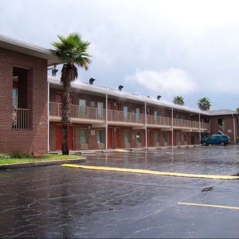 Econo Lodge JAX Airport Parking