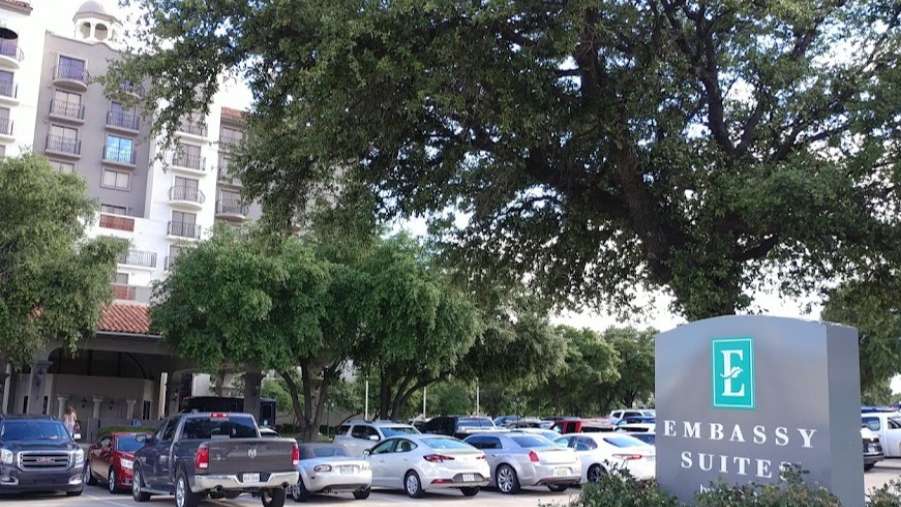 Embassy Suites DFW South Airport Parking