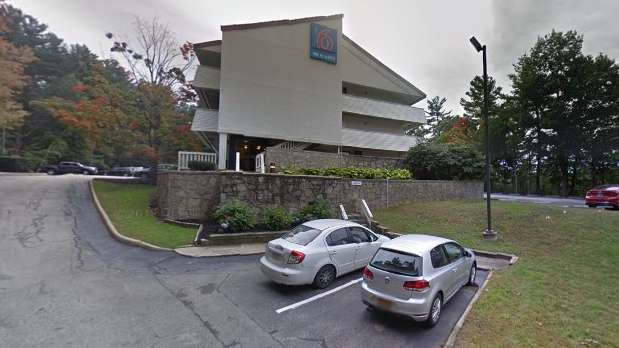 Motel 6 South ASH Airport Parking