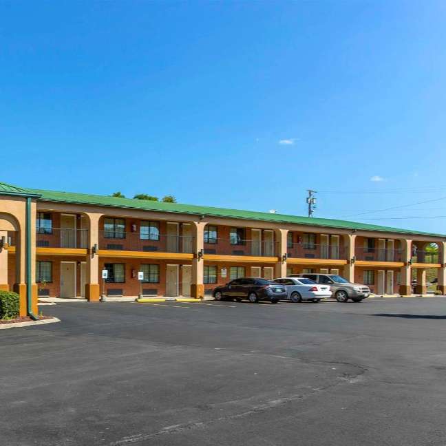 Econo Lodge BNA Airport Parking
