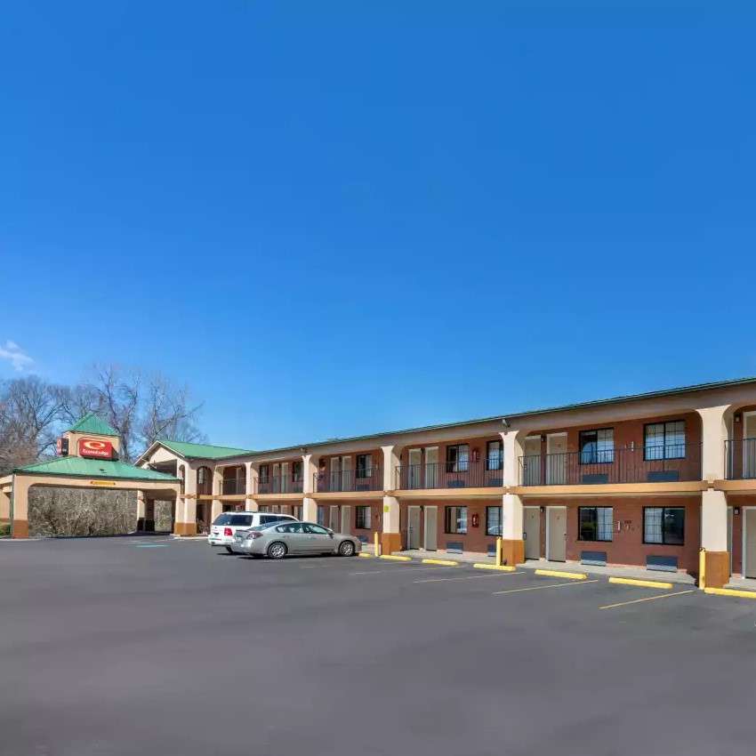 Econo Lodge BNA Airport Parking
