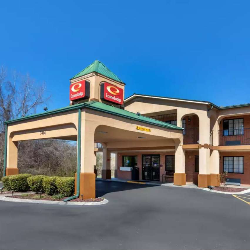 Econo Lodge BNA Airport Parking